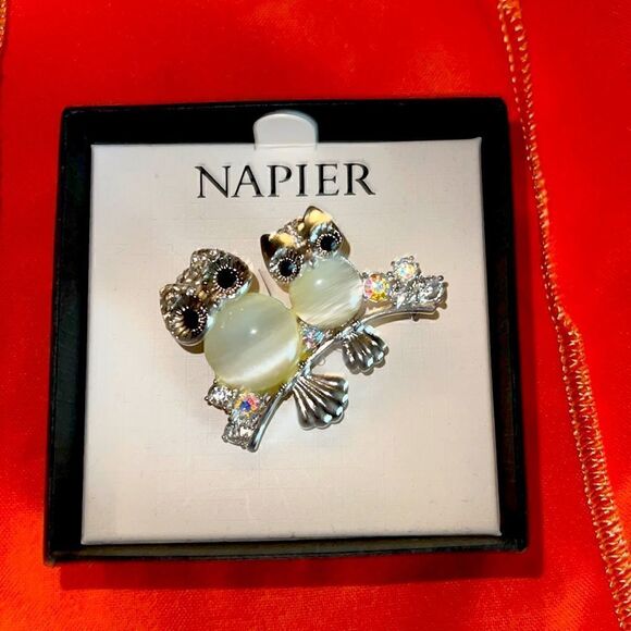 Napier Owl brooch   - Picture 1 of 2